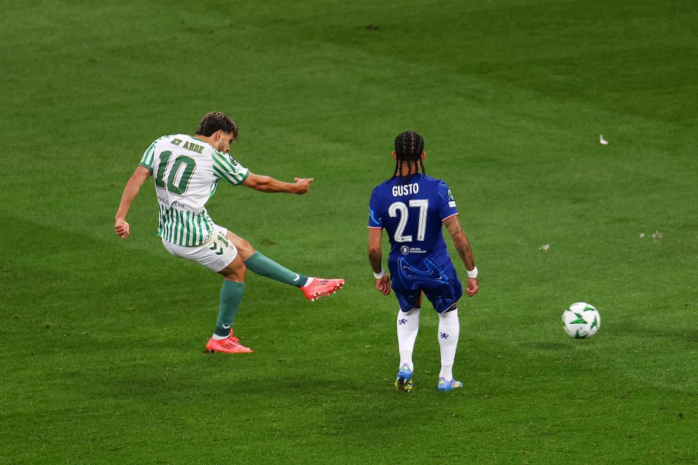 珀斯临时主帅：如果可以我乐意转正，我做的一切都是为球队好